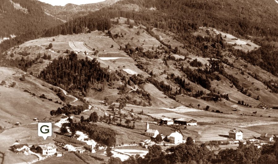 Historisches Panoramafoto Kleinarl mit Hotel Guggenberger eingezeichnet